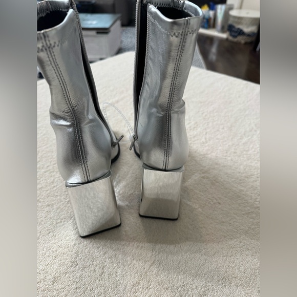 Gianni Bini booties 9 silver mirror block heel Border-Line square toe new $110 - Picture 3 of 4